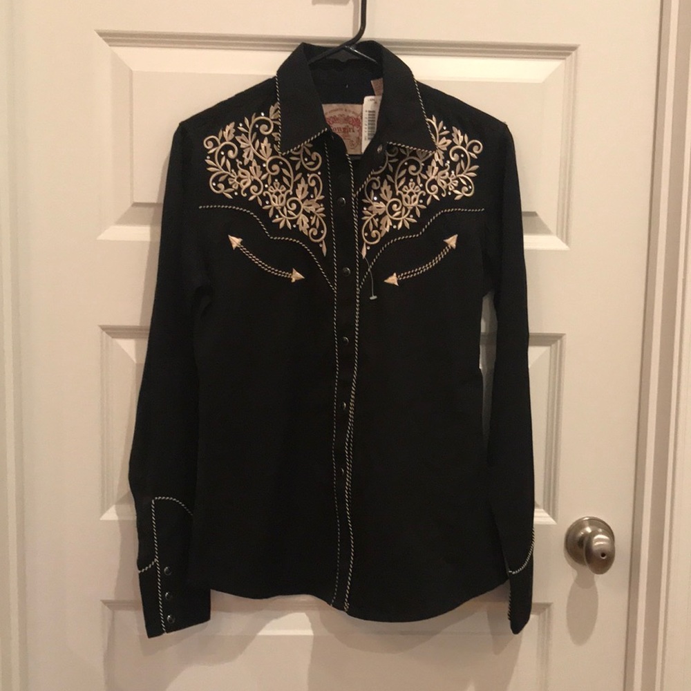 Lammle’s, Women’s button down shirt, black with cream embroidery.